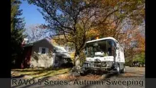 Sweeping Leaves with the road sweeper of RAVO