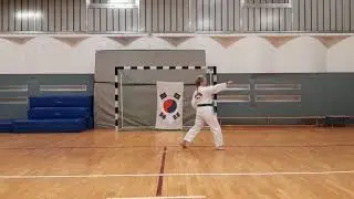Str&uuml;mpfler, zoe 2Form