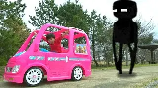 Play Real Life Minecraft Barbie doll Car Park Adventure of Minecraft Enderman Run! Koya and Nemi