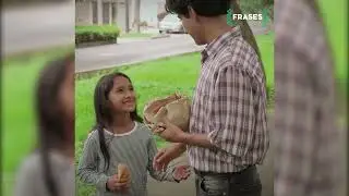 Joven redacta su curr&iacute;culum a mano porque no ten&iacute;a dinero