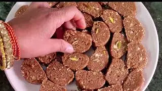 टेस्टी तिल गुड़ मावा रोल recipe ठंडी की खास मिठाई# तिल#गुड़#मावा रोल#रेसिपी 🏠😋🤪👍🙏