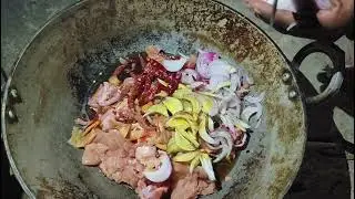 आदिवासी स्टाइल  गांव में देसी स्टाइल में चिकन रेसिपी बनाया और खाने में लाजवाब टेस्टी था #viral #