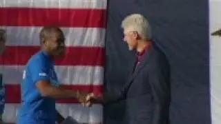 Bill Clinton, Katy Perry Support Hillary in Iowa