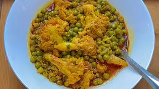 Kashmiri style Phulghobi aur Mattar|Ghobi Mattar|Quick and Basic recipe of Cauliflower and peas.