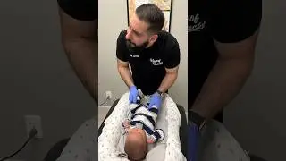 *У НОВОРОЖДЕННОГО РЕБЕНКА ЗАСТРЯЛА ШЕЯ* Часть 3: Первая в жизни Лукаса мануальная терапия 🙌