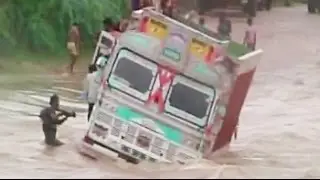 25 people trapped on a truck in the middle of a river in Rajasthan