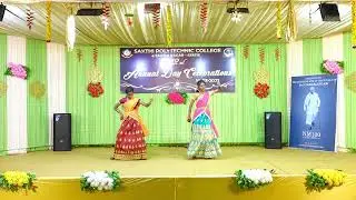 மாணவ மாணவியர்களின் நடன நிகழ்ச்சி
