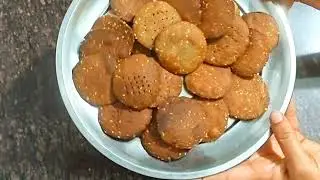 बाजरे के आटे के शकरपारे मकर संक्रांति पर बनाए जाने वाले तिल बाजरे की मीठी टिकिया /#tilbajramathri 