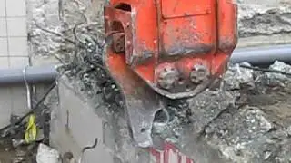 NPK S-3X Betonschaar door Demtech BV