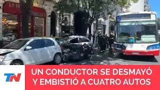 El chofer de un colectivo se desmayó mientras manejaba y chocó a 4 autos que estaban estacionados
