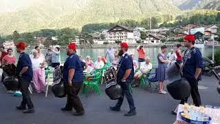 Trychler am Quai in B&ouml;nigen, 27.06.19