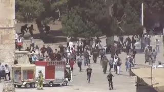 Palestinians, Israeli cops clash as Muslim, Jewish festivals coincide
