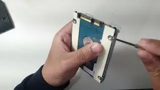 Como retirar o HD de um notebook