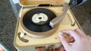 RCA Victor 7-EMP-2KK Playing 45rpm