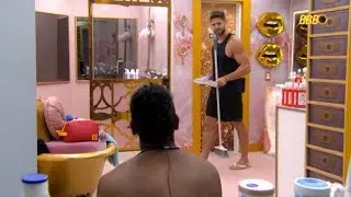 Boneco Correu Para ver Jonas Limpa O Banheiro 🚽 e Eles trocam Farpas #bbb26 
