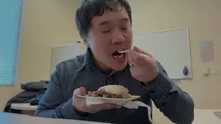 Eating leftovers for lunch, being clumsy, and having range anxiety | Episode 2