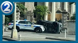 Multiple injured in car crash near Honolulu Hale