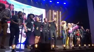 Little Big Town and Miranda Lambert sing 