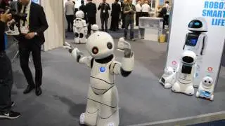 Dancing Robot CES 2017 Tanscorp UU CES 2017 #CES2017