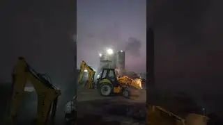 Flyash Feeding in Silo 👆 #flyashbrickmachine #construction #silo #night #nightlife #duty #viralvideo