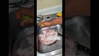 Best way to wash tripas meat.#food #kitchenhack #shortsvideo #usa #diaspora #kitchen #viralvideo