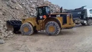CATERPILLAR 980G LOADING IN QUARRY