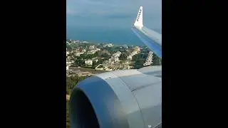 PERFECT Ryanair Landing! | Boeing 737 MAX 8-200 | EI-IGG | Verona - Bari #shorts #ryanair #landing