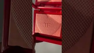 A Valentine's Flush Tom Ford baked powder blush in 01 Love Scene