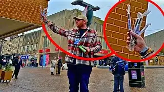 Евангелист проповедует Иисуса, используя палочку из блэкпульского камня!