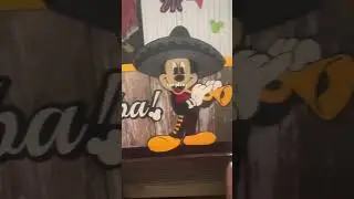 Disney Scrapbook #disneyscrapbook #cricut #disneyscrapbooklayout