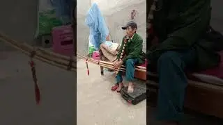 Thầy giáo quả ông Lìn 