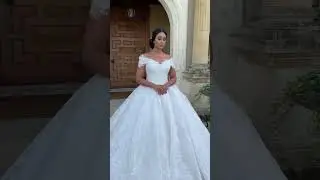 Asian bride #asianbride #asianbridal #weddingdress #fairytales #londonphotographer #canonshooter