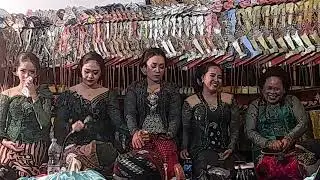 Seni: Pagelaran wayang kulit Dalang Ki Senoaji,.... Lakon Rabine Pandu Dewanata (part 3)