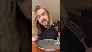 Джексептикай ест свои кофейные зерна