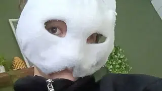 Finishing my Blitz mask!! ⚠️TW: Hot glue gun and scissors⚠️ (Pt. 2)
