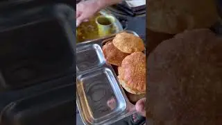 Aloo puri only ₹40/-😱😱 #indianstreetfood