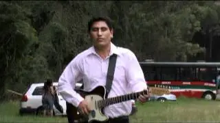 Walther Guevara y su Estrella Marina - Ojitos Claritos - Huayno (HD).mpg