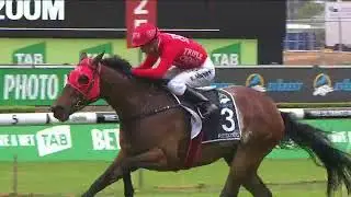 Redzel wins The Everest