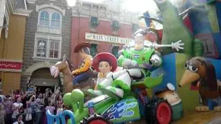 Disneyland Paris' Once Upon A Dream Parade (Part 1)