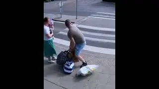 Kind stranger helps mother and child