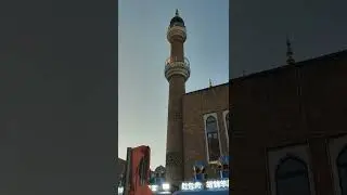 Is the tallest building a lightning rod?