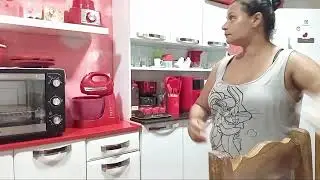 fazendo limpeza na cozinha muita poeira#blog #rotinadodia 