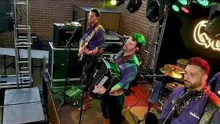 Recado do Gaiteiro(Honeyde Bertussi) - Grupo Os Qüeras(ao vivo)