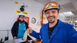 Gemideki KADIN çalışan.