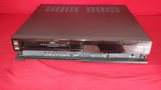 A Venda Sucata vídeo cassete Sharp VC1294B no estado