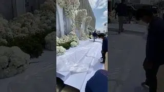 Using white carpet for wedding decor look like so beautiful #wedding #diydecor