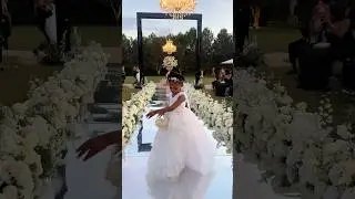 Sweetest Flower Girl Moment 😍 #flowergirl #weddingcontentcreator #barcelonawedding