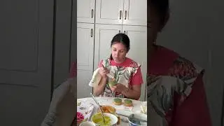 Creating buttercream flowers on cupcakes