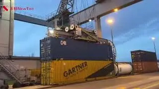 Bridge crane loading operation in container yard