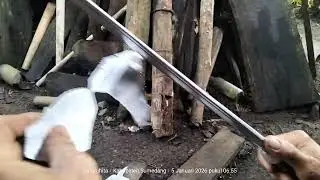 Ketangguhan tajamnya golok Sumedang‼️